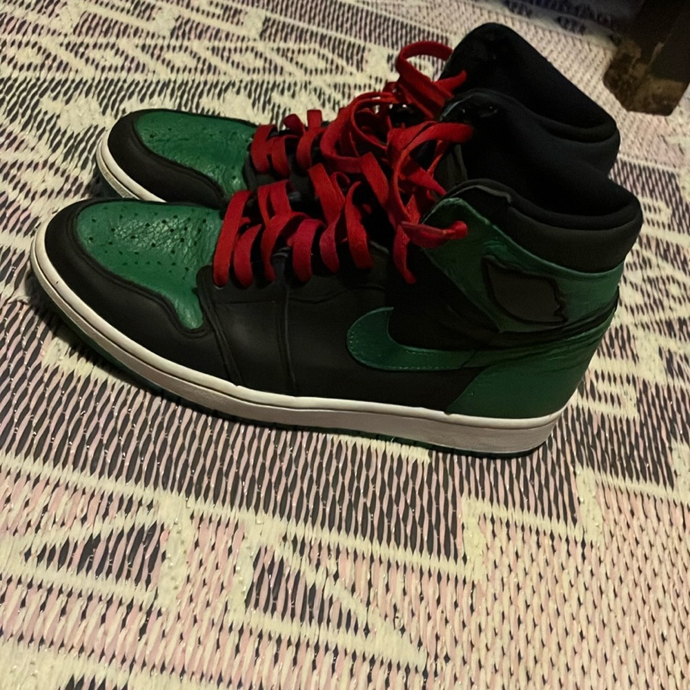 Pine green Jordan 1